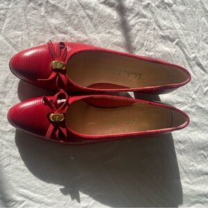 Salvatore Ferragamo vintage Red leatherWomen's Shoes with Bow Detail